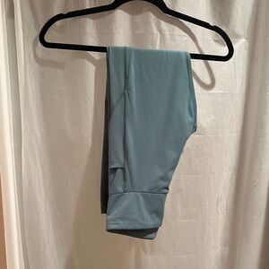 Aeropostale green leggings Size M